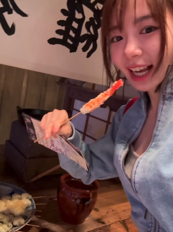 林明禎遊日餐廳透視上衣透黑Bra極犯規！胸前大V字若隱若現睇到網民眼都凸