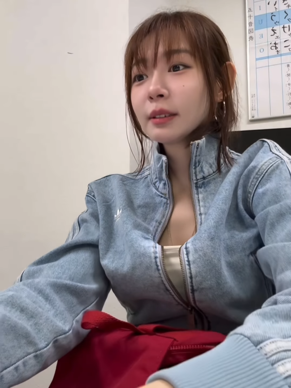 林明禎遊日餐廳透視上衣透黑Bra極犯規！胸前大V字若隱若現睇到網民眼都凸