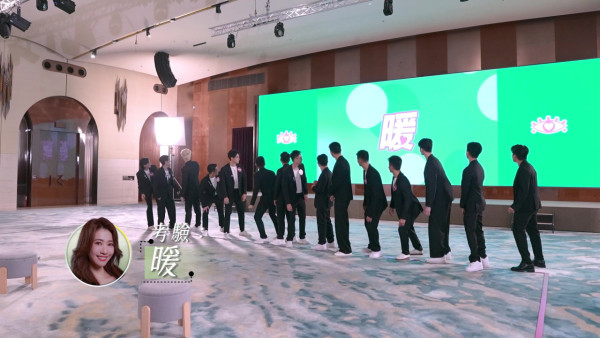 女神配对计划2|吴旭东飞扑抢椅霸总式示爱!搬到阮嘉敏面前 全场混乱尖叫