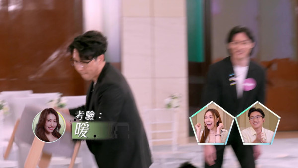 女神配对计划2｜吴旭东飞扑抢椅霸总式示爱！搬到阮嘉敏面前 全场混乱尖叫