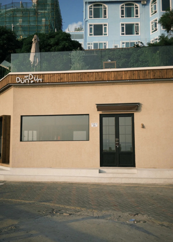 圖片來源:小紅書@dundun🐷 深圳南澳新開獨棟海景Cafe!必試夢幻紫Ube巴斯克蛋糕/玻璃海窗景