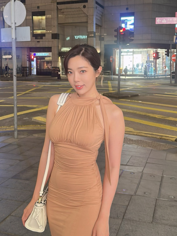 39歲女藝人離婚半年無預警公開新戀情！新歡猛料身份曝光富三代身家逾30億