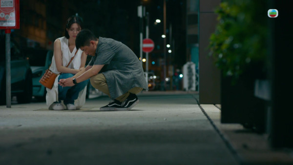 死有对证剧情｜马贯东亮“车震片”狠飞绿茶女友！神级演技跪地捡合照锁匙扣双眼通红