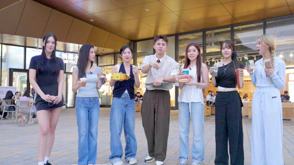 魔音女团澳门金桃酥街头PK战！倪乐琳卖口乖吸拉票，乔美莎竟出奇招扮猪叫