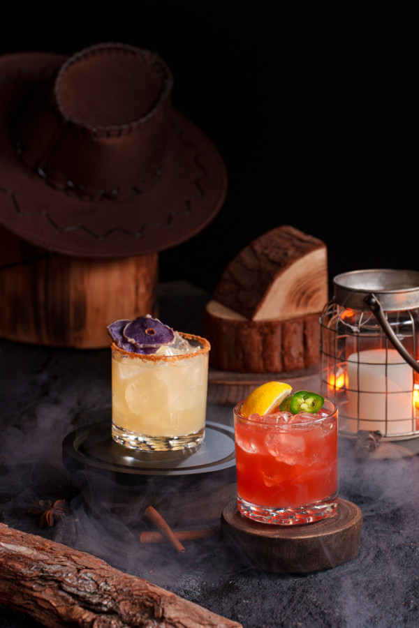旺角美食｜Smokehouse Bar & Grill推10月限定木炭煙燻料理 必試雙層牛胸肉漢堡/打卡仙氣雞尾酒/煙燻拖肥香蕉