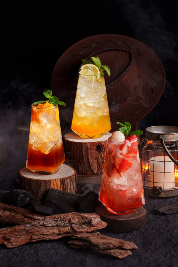 旺角美食｜Smokehouse Bar & Grill推10月限定木炭煙燻料理 必試雙層牛胸肉漢堡/打卡仙氣雞尾酒/煙燻拖肥香蕉
