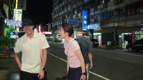 试真D呀｜张振朗吴业坤兜口兜面寸年纪大！江美仪当街火爆咆哮：仲未Gut够？