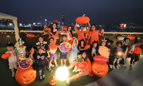 銅鑼灣wwwtc mall萬聖萌寵派對！維港空中花園毛孩變妝行紅地毯