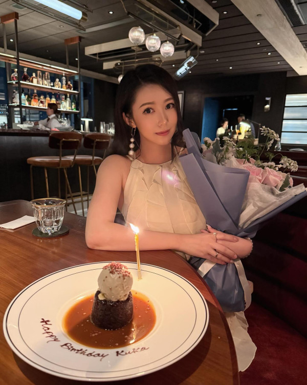 前TVB小花惊爆色狼导演摸大腿潜规则！装傻拒绝即遭爆粗问候，以后没得捞
