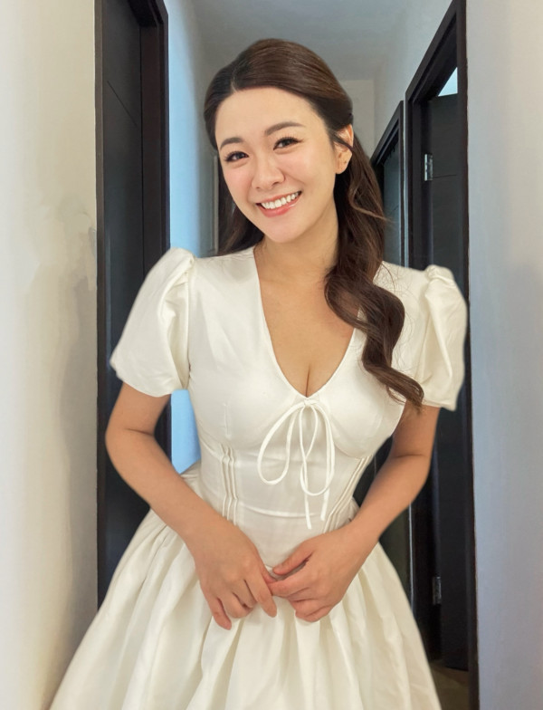 江嘉敏性感谷胸入馬場瘋狂跳動！旁人反應成焦點 波濤洶湧躋身上流惹網民兩極反應