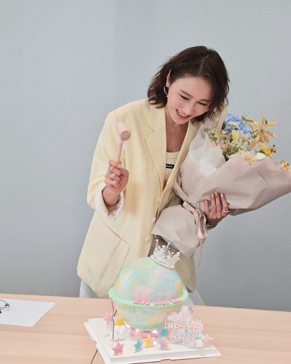 黎姿55岁庆生惊喜晒与胞弟黎婴合照！姐弟情深温馨同框 最强姐姐一直不离不弃