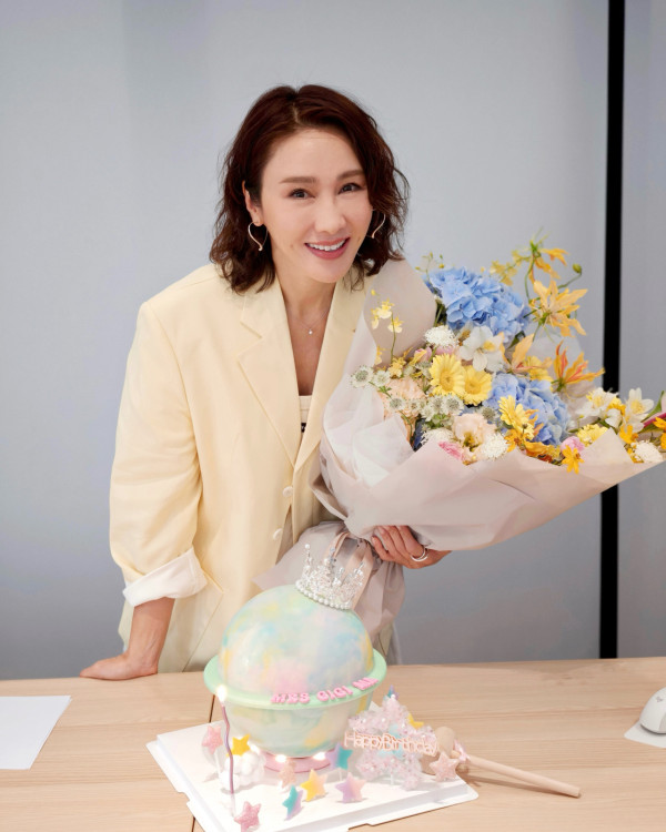 黎姿55岁庆生惊喜晒与胞弟黎婴合照！姐弟情深温馨同框 最强姐姐一直不离不弃