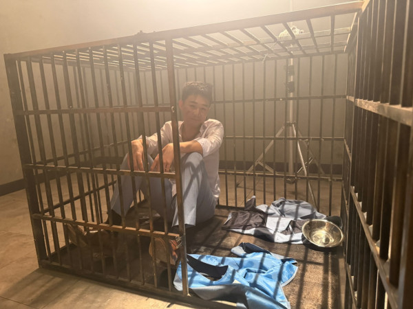 三代同糖劇情｜容天佑為拍「鐵籠戲」困足2小時！自爆為入戲做一事扮虛弱超敬業