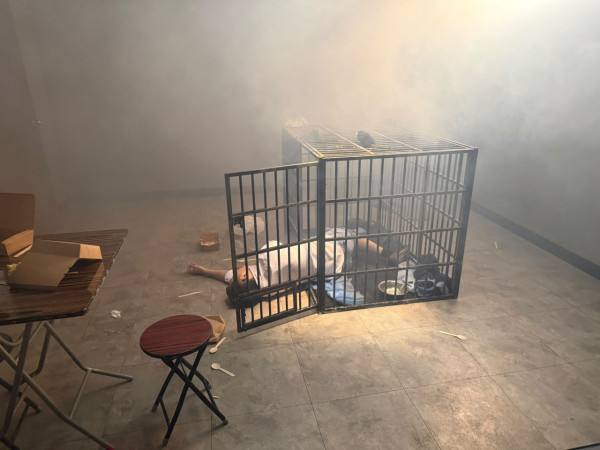 三代同糖劇情｜容天佑為拍「鐵籠戲」困足2小時！自爆為入戲做一事扮虛弱超敬業