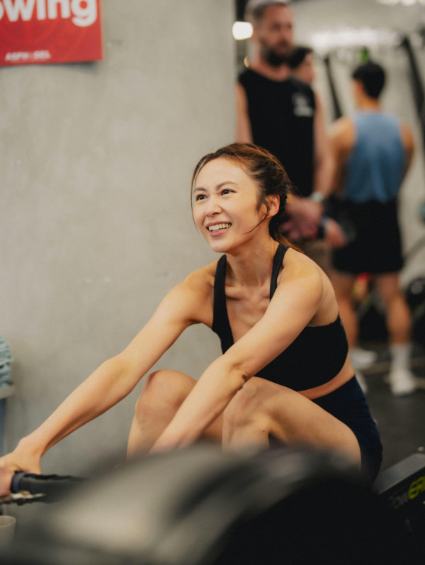 湯怡被指轉行打工仔做美容師！親回財政狀況澄清係投資 網民列3大破綻質疑講大話