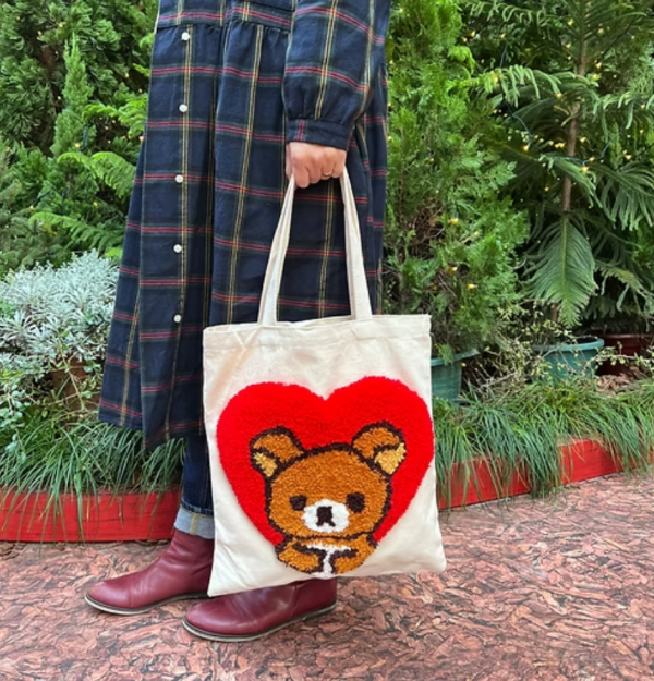 URBANPEACE 首创无重力Tufting工作坊,不限时/宠物友善/波波池打卡位(图片来源:IG@urbanpeacehk)