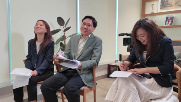 港大医学院院长刘泽星曾经面骨多处断裂！“痛脚”困扰7年敲断4条脚趾骨极痛
