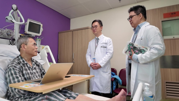 港大医学院院长刘泽星曾经面骨多处断裂！“痛脚”困扰7年敲断4条脚趾骨极痛
