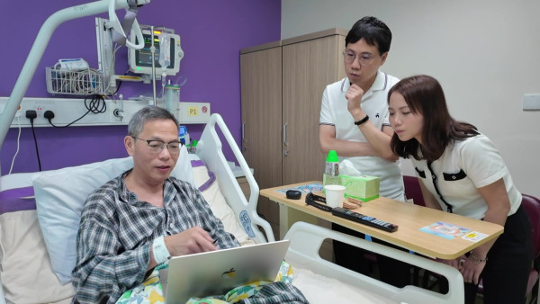 港大医学院院长刘泽星曾经面骨多处断裂！“痛脚”困扰7年敲断4条脚趾骨极痛