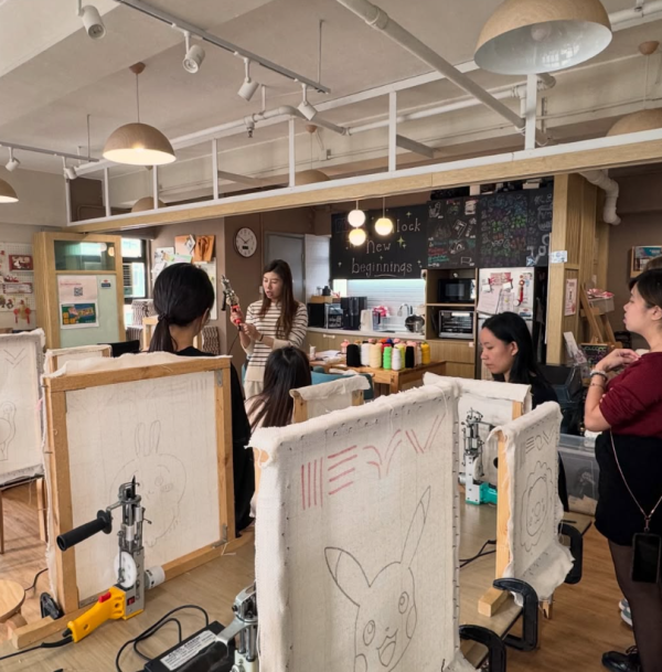 Theflooriscold Studio Tufting工作坊(图片来源:IG@theflooriscoldstudio)