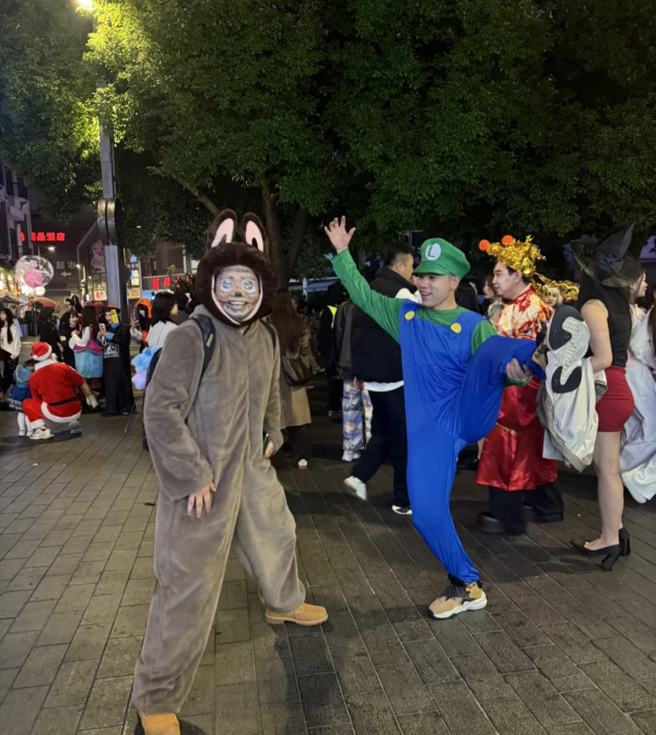 萬聖節裝扮2026︱19款萬聖節cosplay推介 人型爆旋陀螺/AI虛擬人物/觀音神像造型