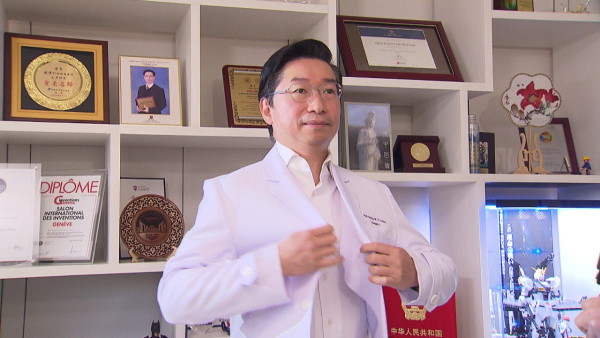 中大醫學院院長趙偉仁父母為醫生護士！貼身陪伴抗病剖白醫生最真實無力感