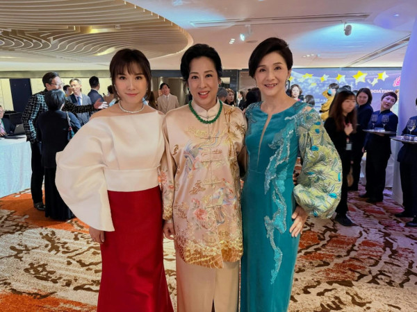 朱玲玲68歲生日美貌震撼網民！5大歷代港姐冠軍天花板神級同框！網民讚毫不輸蝕