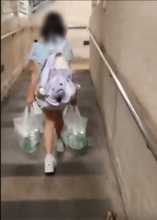屯門女童拎啤酒案警方刑事部虐兒組接手！其母稱戒酒日僅飲5罐惟仍屬長期酗酒／醫管局：恐出現嚴重有害問題