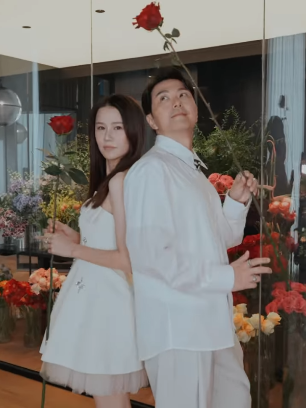 黃翠如蕭正楠穿情侶裝約會晒恩愛！因一事相約南京二人世界 閃爆網民：以為係結婚相