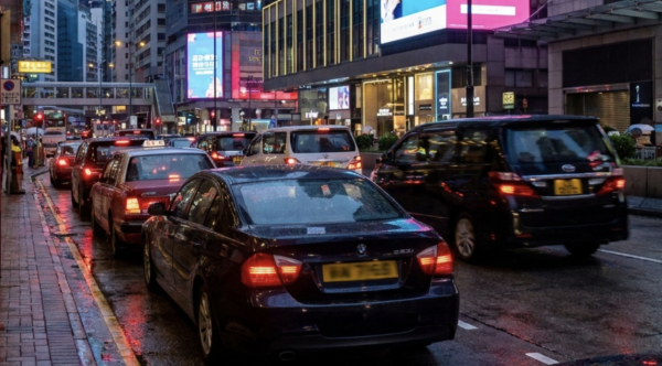黃金周香港叫車難？內地旅客稱等10分鐘未配對呻趕唔到高鐵 網約車供應夠不足再成焦點