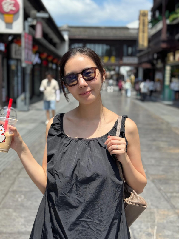 麦明诗旧片再度疯传被质疑无礼貌！神级履历竟遭网友蔑视 狠批“卖光环”年薪百万