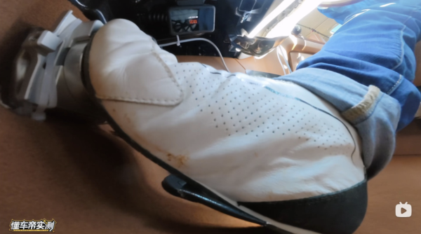 三車全踩斷！尊界V800急煞測試驚現踏板斷裂 煞車距離暴增至140米 【官方緊急回應】
