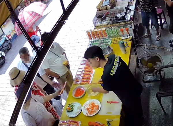 台灣老街攤檔疑遭港人順手牽羊! 閉路電視揭流暢配合偷刨刀 網民力撐店主報警