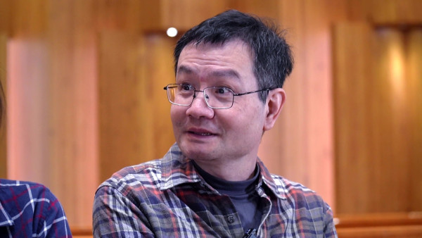 台南外科名医蔡伯羌过劳失智！生病醒来第一个忘记妻子 妻不离不弃照顾17年