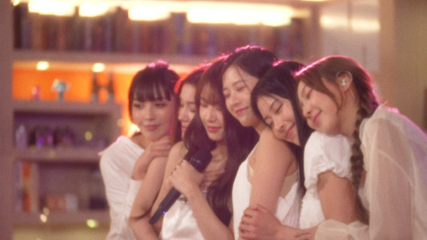 魔音女團MYNT純白美少女圍圈甜唱《純粹好感》 莊子璇展超強猜歌實力獲封「遊戲王擔當」
