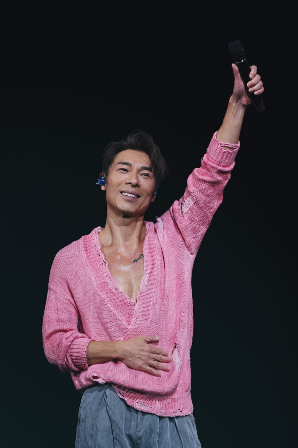 許志安演唱會2026｜三場紅館個唱圓滿落幕！許志安三度Encore淚灑舞台：不奢望再上高山
