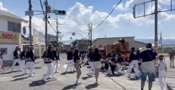 圖片來源:X@elly_rabisoku 有片!大阪「地車祭」爆翻車事故1日兩宗 釀2死亡16傷慘劇