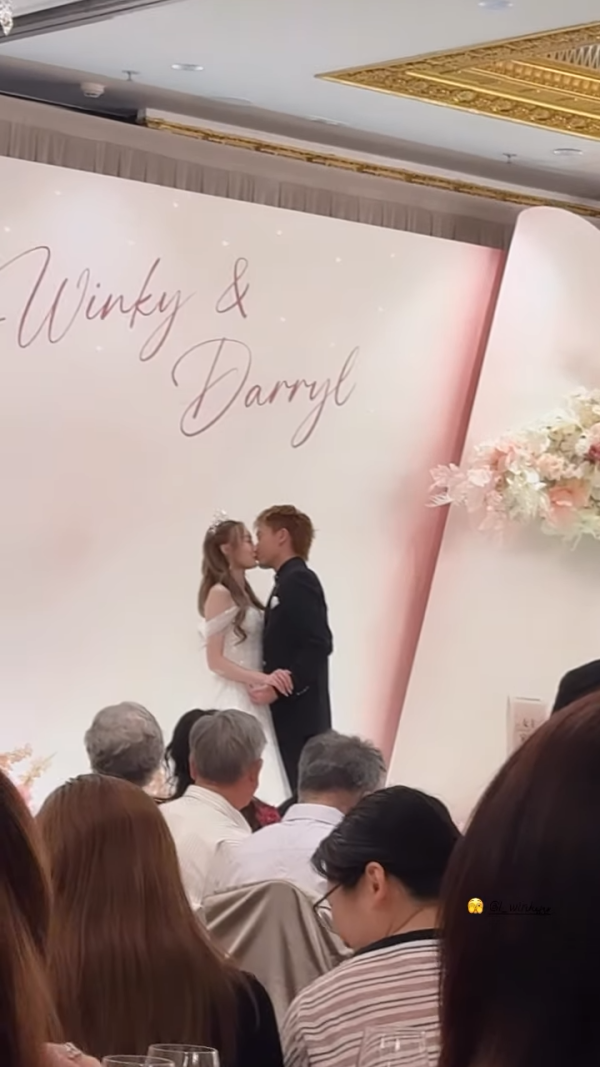 28歲男藝人離巢半年報喜正式結婚！星級兄弟團曝光 教堂行禮迎娶《造星3》女友