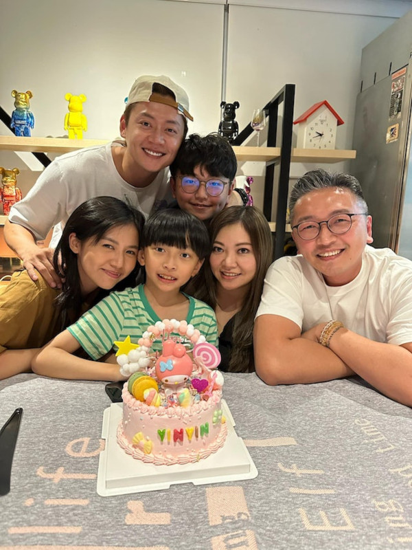 張振朗楊偲泳拍拖睇騷激罕同框放閃!拍拖7年一舉動超甜蜜惹網民熱議