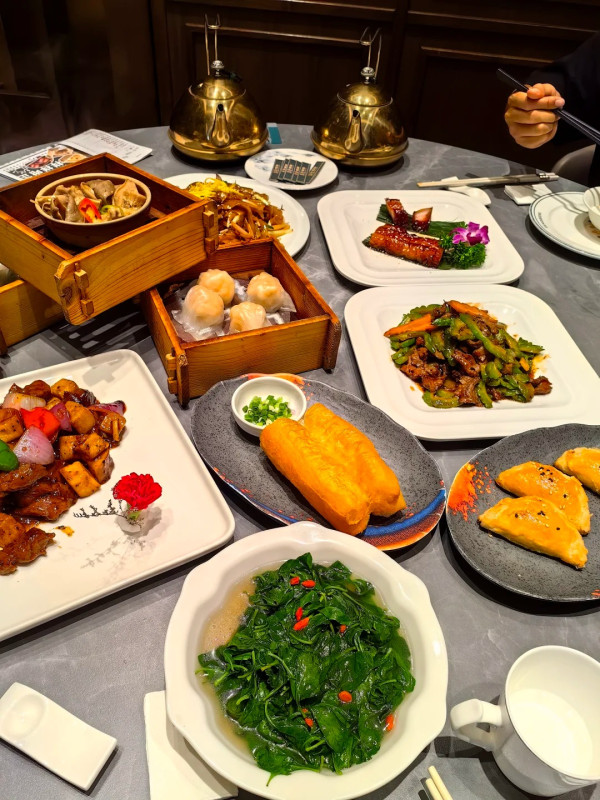 鼎聖茶樓(圖片來源:小紅書@Sakura) 新皇崗口岸地鐵7號線食買玩懶人包 老字號飲早茶/山姆掃貨/古風庭園一日遊