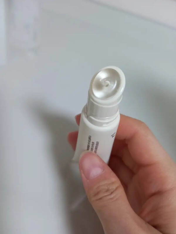 圖片來源:Dr reju 官網 Threads網友力推!韓國爆紅PDRN醫美級護唇精華 睡前塗一層拯救乾燥嘴唇、打造玻璃水光唇