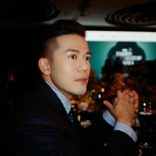 40歲男神點名爆料離巢前遭TVB高層痛罵！因一事爆紅卻被當面怒插：冇監製會再用你
