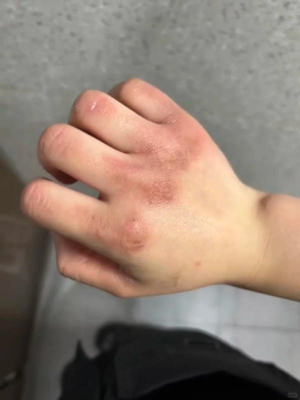 內地女生為儲錢來港做餐廳侍應!親揭高薪背後辛酸真相 列3大忠告勸勿衝動:學好廣東話