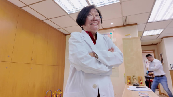75歲兒科醫生王玉珍是典型ADHD患者！一家四口全患ADHD 將心比己拯救同路