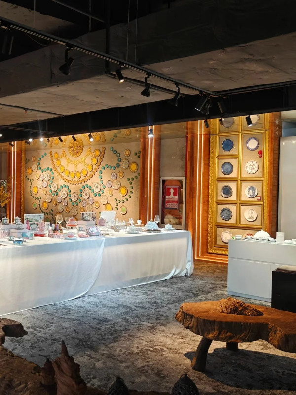 不用去景德鎮！深圳光明區陶瓷藝術展免費參觀 賞瓷/品茶/飲咖啡/手作一站式體驗 