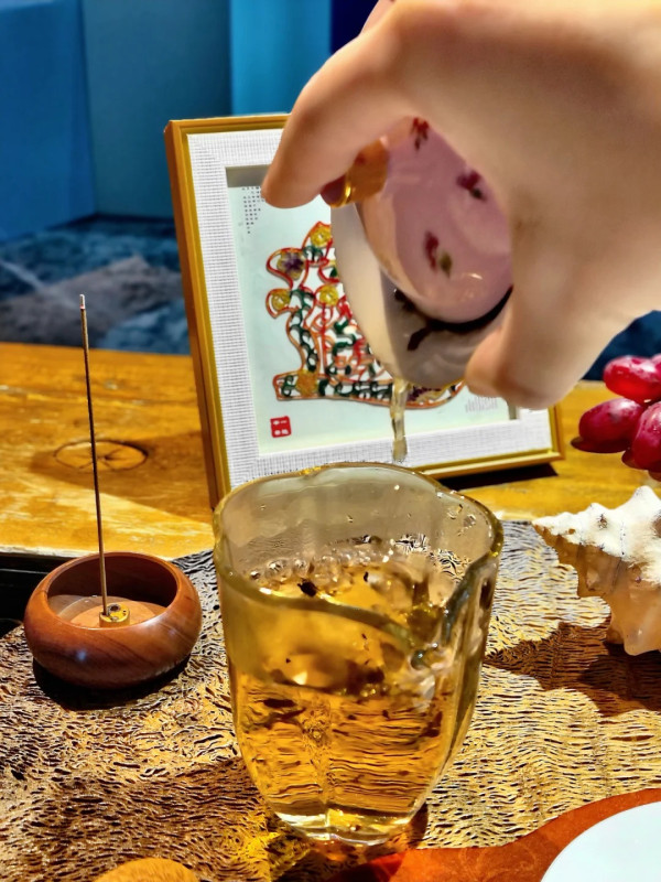 不用去景德鎮！深圳光明區陶瓷藝術展免費參觀 賞瓷/品茶/飲咖啡/手作一站式體驗 