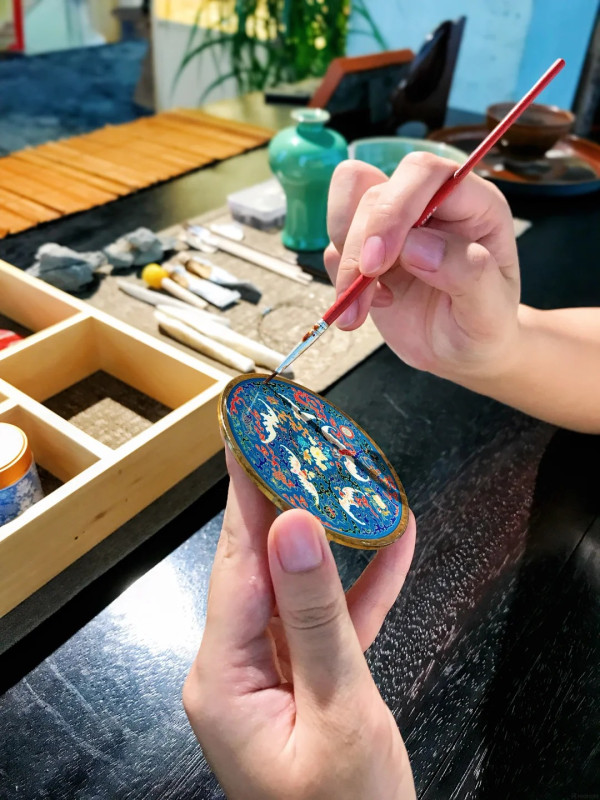 不用去景德鎮！深圳光明區陶瓷藝術展免費參觀 賞瓷/品茶/飲咖啡/手作一站式體驗 