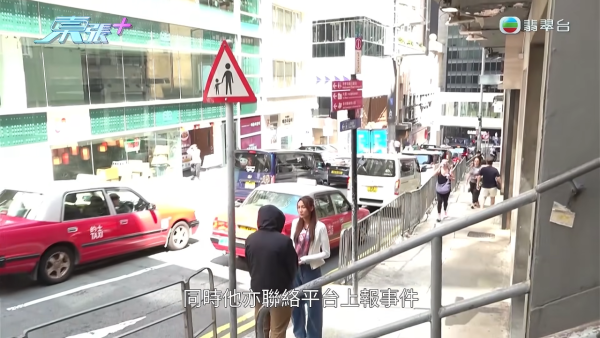 出租车司机拒绝双黄线落客反被打!抱娃男乘客起脚踢面 马路MMA下场竟然是这样