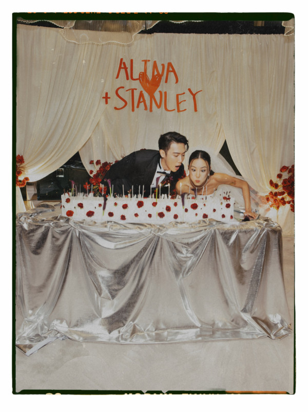 MIRROR成員Stanley宣布正式註冊結婚!公開中西式婚照甜喊「Legally official」