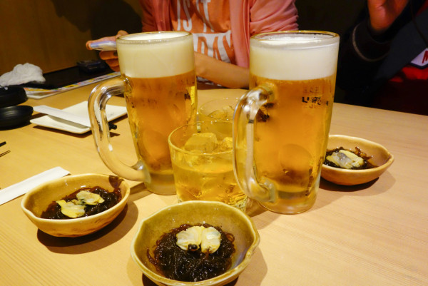 旅遊冷知識｜去日本居酒屋突被收「隱藏費用」？一文拆解「お通し」由來、收費標準與應對禮儀！ 